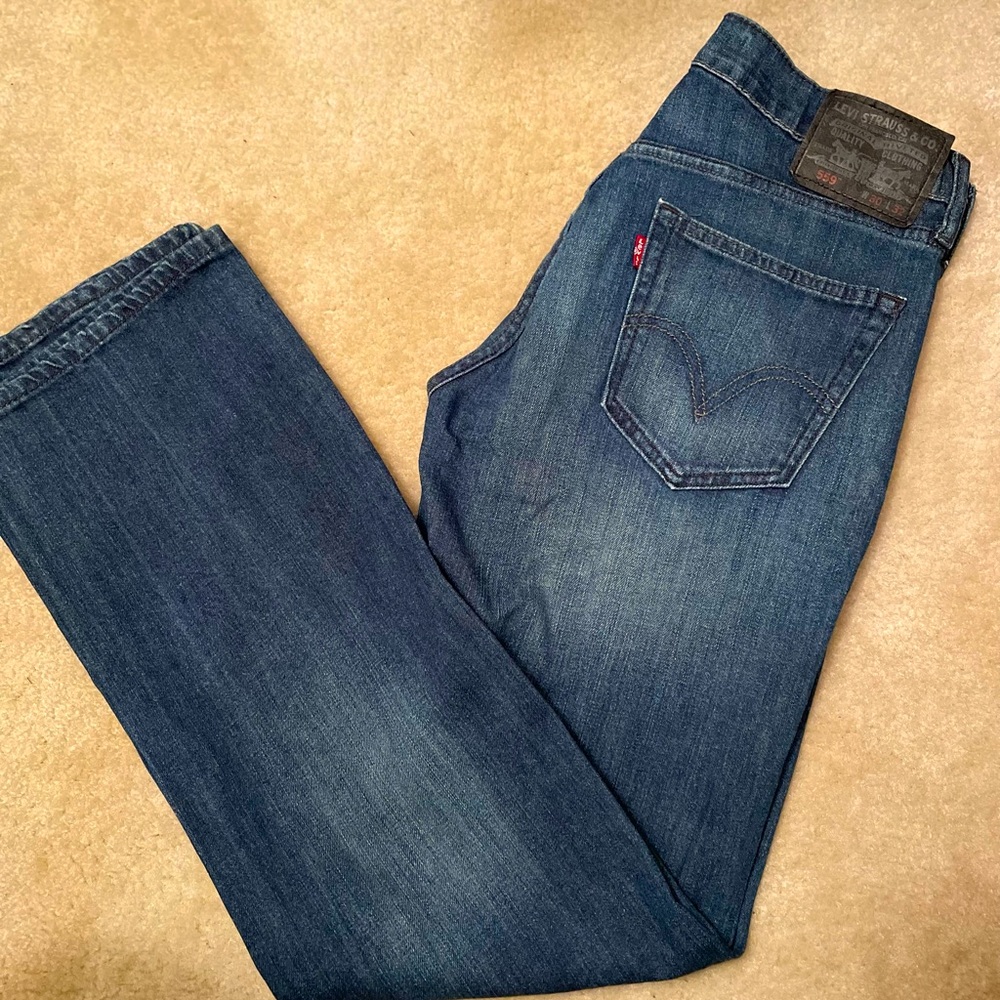 Levi’s 559 Relaxed Straight Fit 30x32 Like New